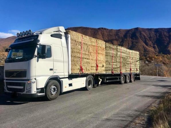 Camion chargement foin